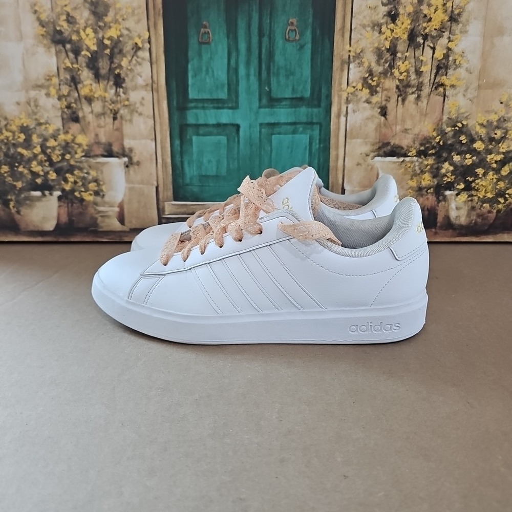 Adidas Womens Sz 10 Grand Court 2.0 GW9213 White Metallic Gold Low Top Sneaker